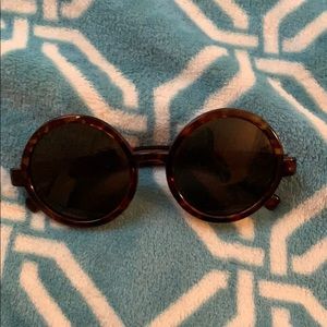 Round sun glasses